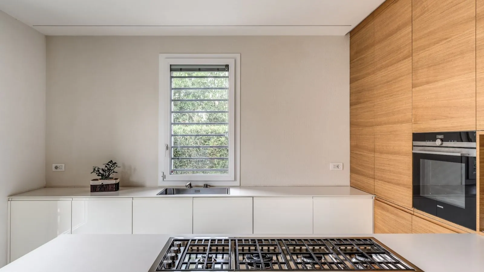 VENEZIANE INTERNE e Sistemi Oscuranti Oknoplast: Eleganza e Funzionalità per la Tua Casa
